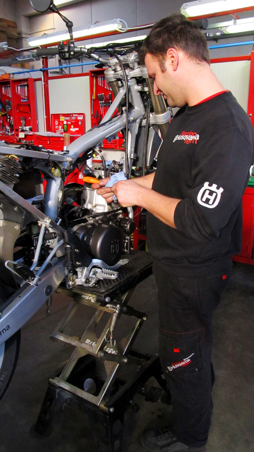 eseguiamo riparazioni